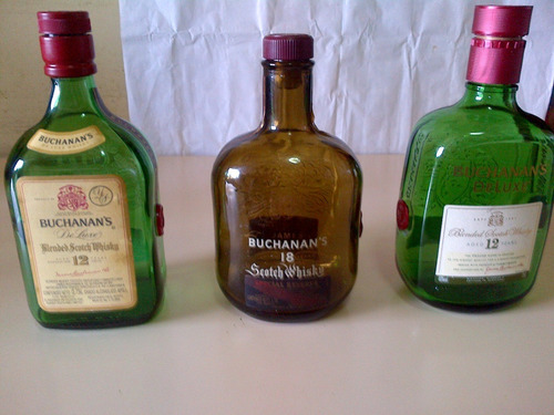 Imagen 2 de 10 de Botellas Vacias: Decoracion Y Coleccion. Originales.