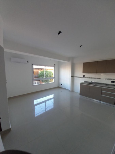 Venta Departamento 2 Amb Con Aire Acondicionado - Lomas Del Mirador -  A Estrenar