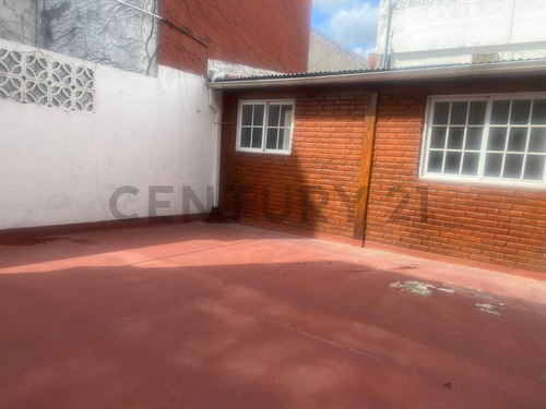 Alquiler Ph 3 Ambientes Con Amplio Patio En Lanus Oeste