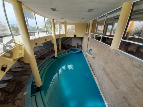 Se Vente Bonito Dpto En Costa De Montemar. Vista Al Mar.