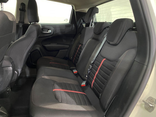 Imagem 16 de 20 de Fiat Toro