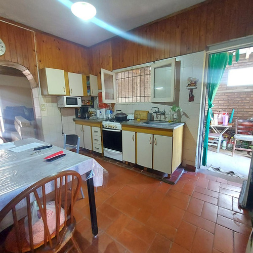Casa En Venta A Reciclar Con Patio Y Cochera En Fray Luis Beltran