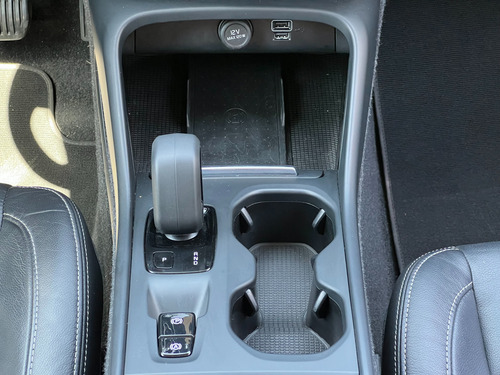 Volvo XC40 D4 Momentum Intro Car