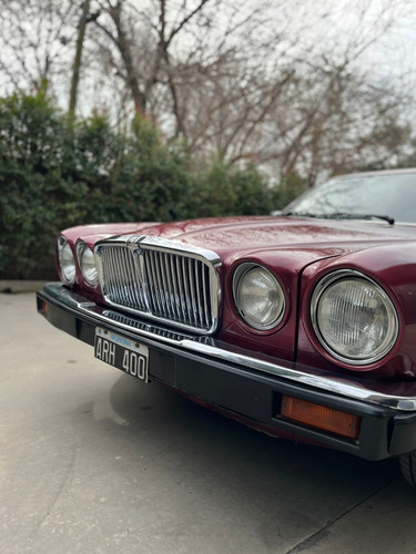 Jaguar Xj6