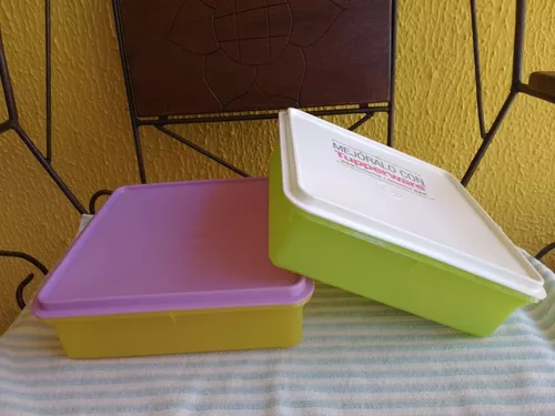 Pequeño cuadrado redondo tupperware