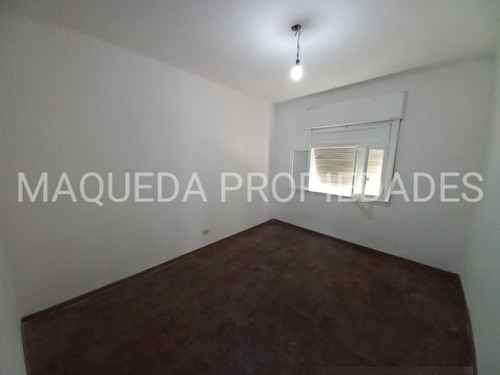 Piso Entrada Independiente De 4 Ambientes ¡ Gran Oportunidad !