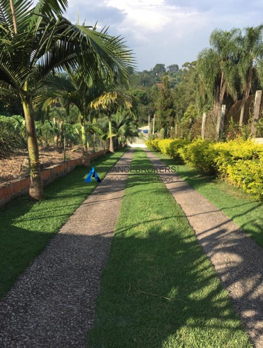 Linda Chácara Com 2.800 M² À Venda Na Estância Figueira Branca, 3 Dormitórios, 1 Suíte, Sala 2 Ambientes, 2 Banheiros, 4 Vagas De Garagem. - Ch00155 - 33960476