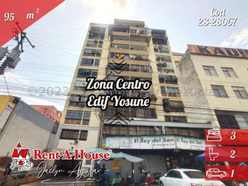 Apartamento En Venta Zona Centro De Maracay 23-28067 Jja