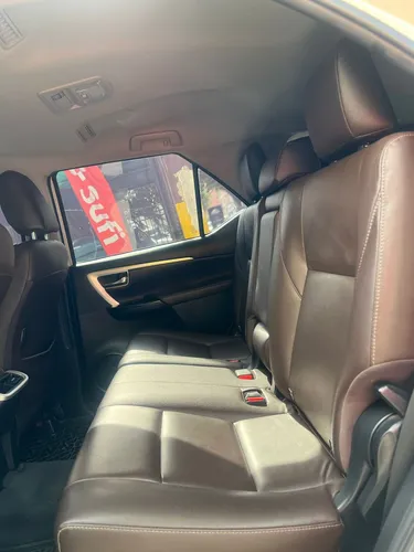Toyota Fortuner 2.7