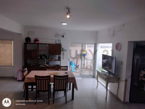 Venta De Casa De 4 Dormitorios En Esperanza, Santa Fe.