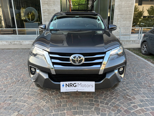 Imagen 3 de 15 de Toyota Hilux Sw4 Tdi Srx At L16 2018