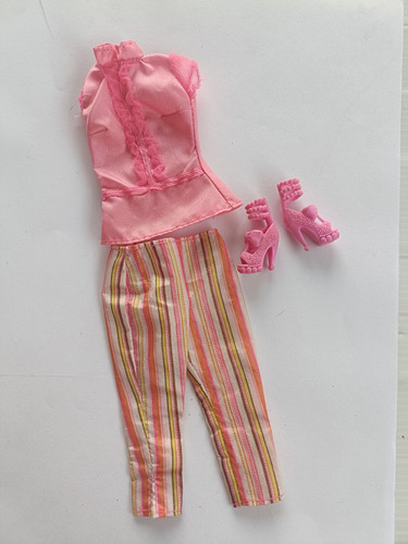 Barbie Outfit Nueve Pantalón -blusa Y Zapatos (Usado)