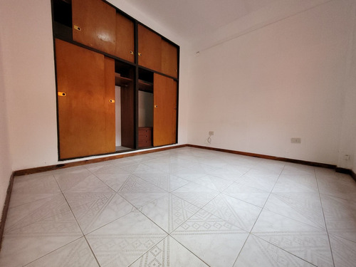 Imagen 8 de 11 de Avellaneda. Ph Con Patio Sin Expensas. Venta