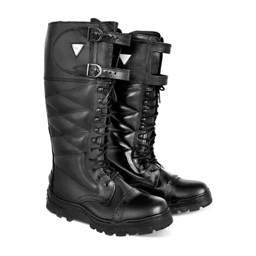 Bota motociclista sale arroyo
