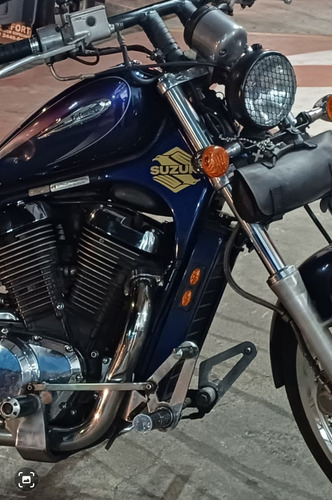 Suzuki Intruder Vs800