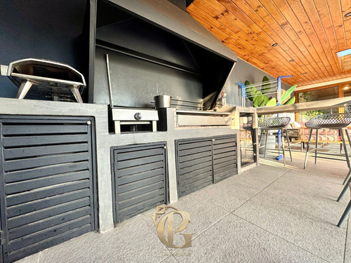 Remodelada En Condominio Cerrado Pasaje Los Prados
