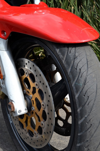 Imagen 5 de 9 de Potente Moto Guzzi Breva 1100 Lista Para Carretera