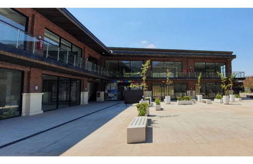 Arriendo Local Comercial 117,49 M2, Strip Center, La Dehesa