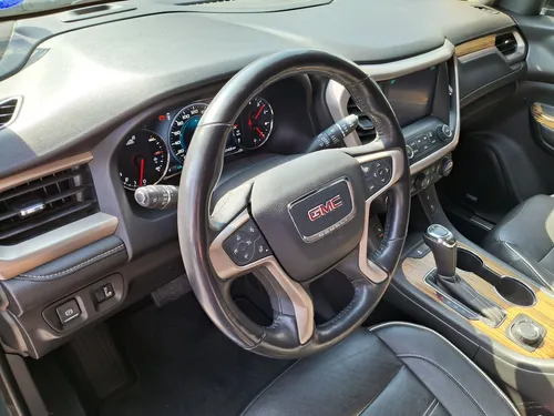 GMC Acadia 3.6 Denali V6 Piel 7 Pas. Awd At
