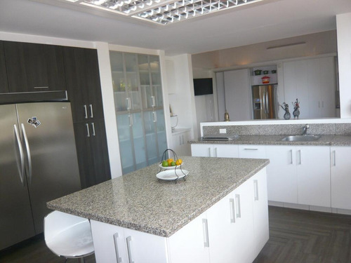 Imagen 5 de 14 de Casa Diseñada Por El Arq. Alberto Manrique, Alto Hatillo
