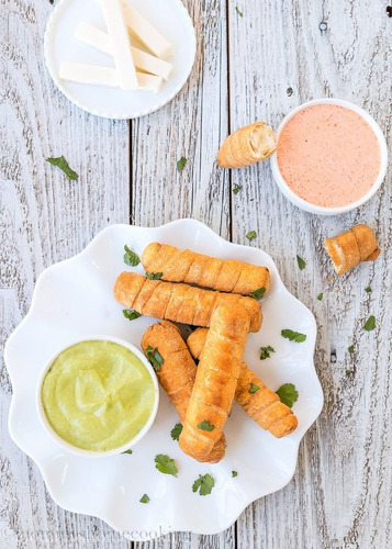 6 Tequeños Premium De Queso +dip Salsa De Ajo