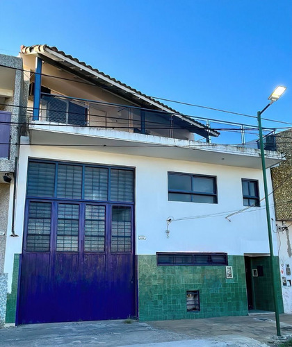 Gran Galpón De 354 M2 Cub. En Venta, En Ituzaingó Centro