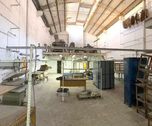 Casa + Local Comercial En Venta En Ciudad Vieja.