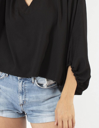 Imagen 5 de 5 de Blusa Cuello V Manga Amplia