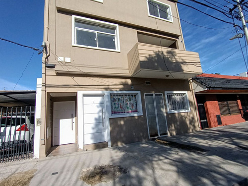 Venta Depto Tres Amb En Caseros. A Estrenar.