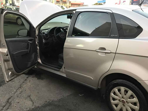 Fiat Grand Siena 2013 1.4 Attractive Flex 4p