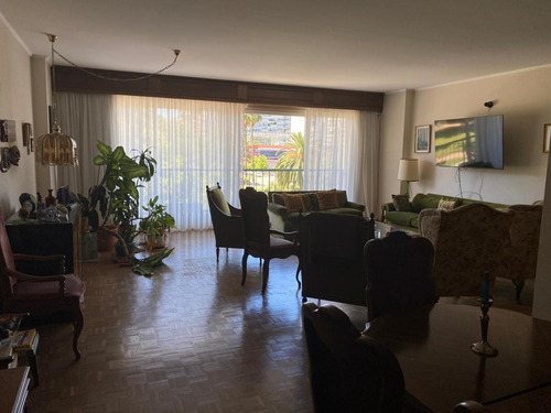 Venta De Apartamento 3 Dormitorios, 2 Garages En Villa Biarritz.