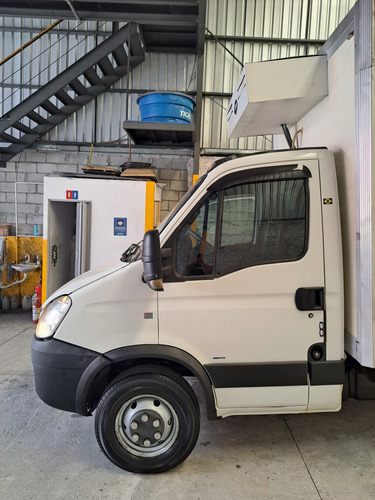35s14 Caminhonete Bau Refrigerado .