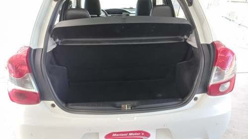 Imagen 9 de 13 de Toyota Etios 2016 1.5 Platinum 5 P