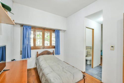 Imagen 20 de 30 de Casa De 3 Dormitorios En Venta Con Quincho Y Parrillero Centro De Rosario