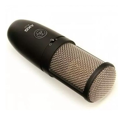 Microfone AKG P420 condensador cardioide preto