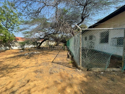 Imagen 10 de 11 de En Venta Excelente Casa Ubicada En Zarabon. Punto Fijo