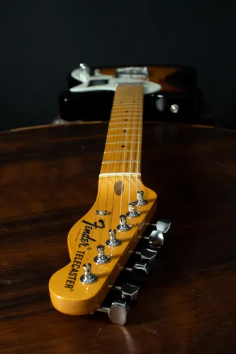 Guitarra Fender Telecaster Thinline Vintera Ii 60s
