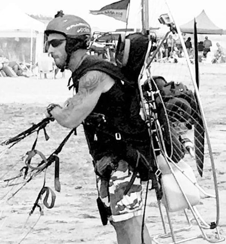 Imagen 2 de 10 de Paramotor Parapente