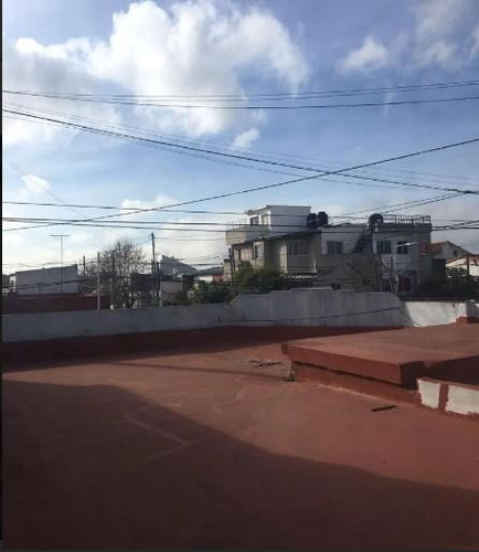 Casa Con Local En Venta - 3 Dormitorios 2 Baños - 151mts2 - Sarandi