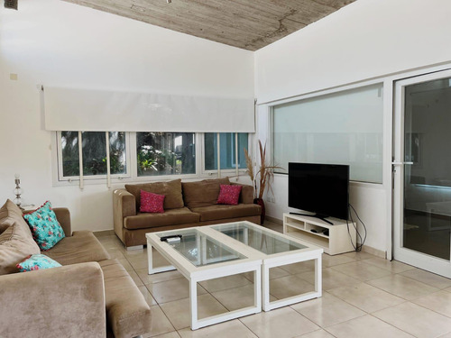 Casa En Venta - 3 Dormitorios 2 Baños - Pinamar