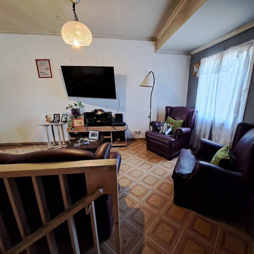 Casa En Venta - 6 Dormitorios 2 Baños - Cocheras - 200mts2 - Neuquen