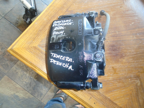 Vendo Caliper Trasero Derecho De Cadilac Escalade, 2004