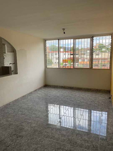 Imagen 14 de 15 de Vendo Apartamento Apto 74m2 3h/2b/1p Los Teques 8264