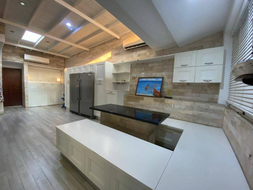 Imagen 9 de 13 de Casa En Venta En La Urb. La Viña. Valencia Cód 138985 Lucrecia Escorcha