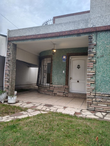 Venta O Permuta Casa Ubicada En San Justo, La Matanza. Barrio San Nicolás.