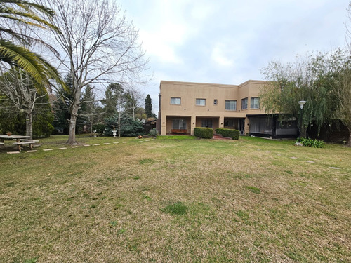 Vende Casa Quinta Con Dos Casas En Barrio Cerrado
