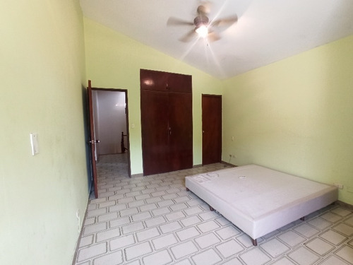 Imagen 3 de 7 de Lina Vende Casa Quinta En Trigal Norte Calle Cerrada