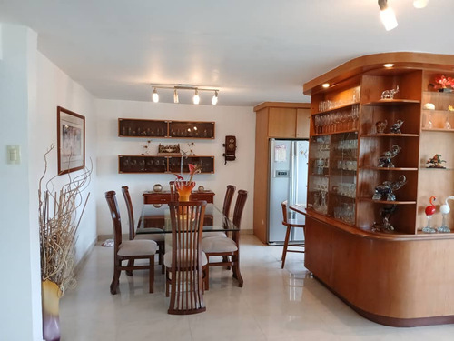 Venta De Cómodo Ph Dúplex En Santa Paula.