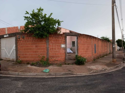 Imagem 1 de 6 de Venda De Casas / Padrão Na Cidade De Araraquara 10858