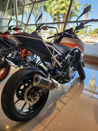 Imagen 16 de 18 de Ktm Duke 390